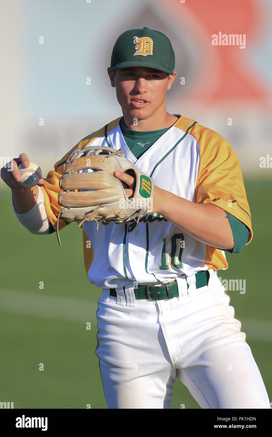 March 04, 2016: Delgado infielder Tyler Thompson #10 during warmups in the NJCAA game between Delgado and Southwest Mississippi on March 4,2016 at Kirsch Rooney Stadium in New Orleans, Louisiana. Steve Dalmado/CSM Stock Photo