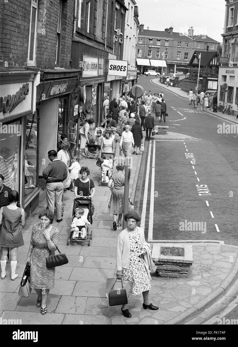 Busy high street provincial market town Wellington Shropshire 1960s Stock Photo