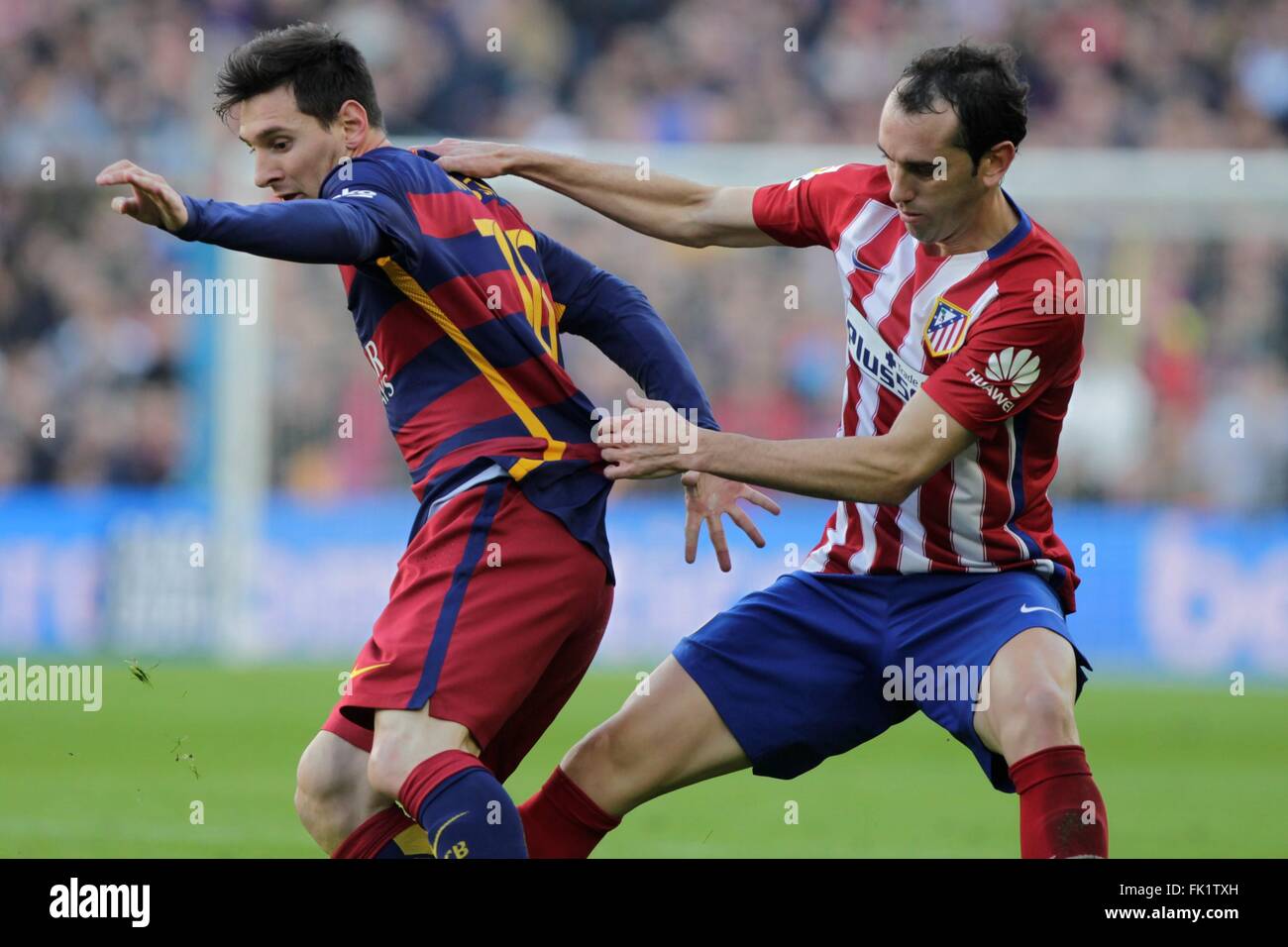 Diego Godin in action during the La Liga match FC Barcelona - Atlético Madrid January 30, 2016 at the Camp Nou, Barcelona, Spain Stock Photo