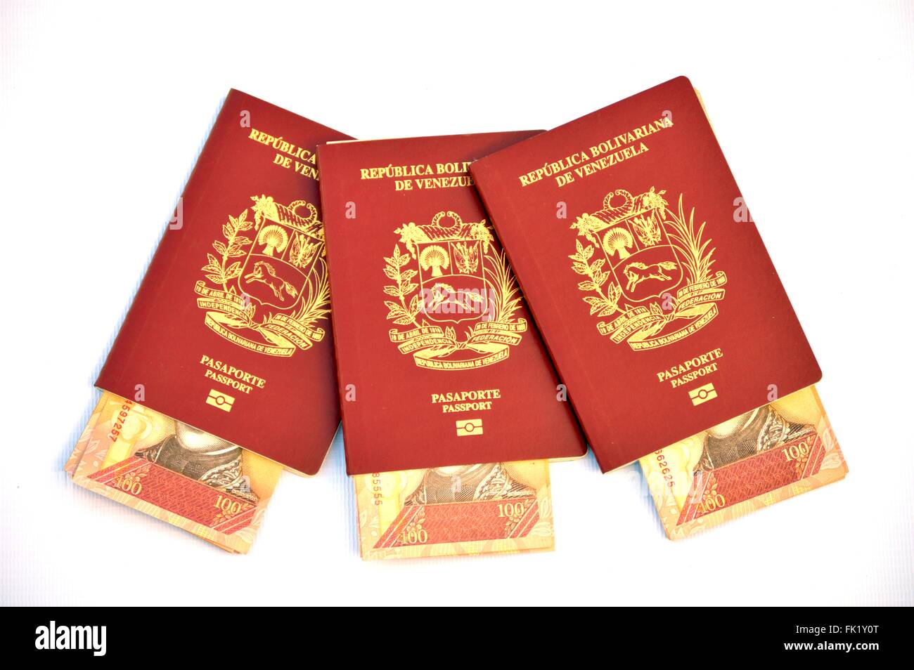 Venezuelan passports and bank notes Stock Photo Alamy