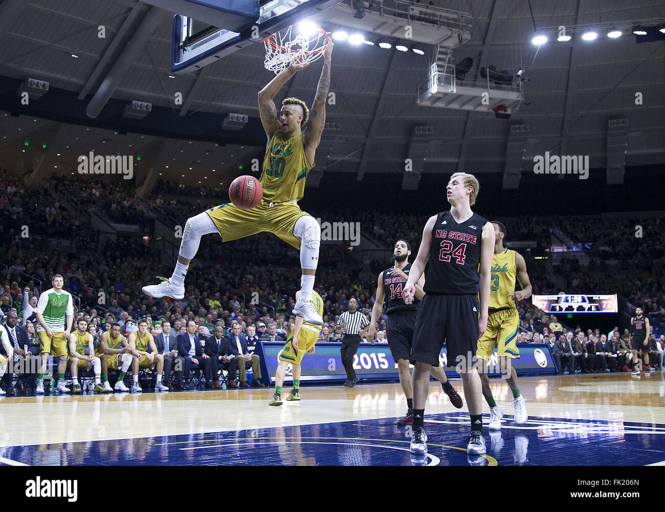 South Bend, Indiana, USA. 05th Mar, 2016. Notre Dame forward Zach