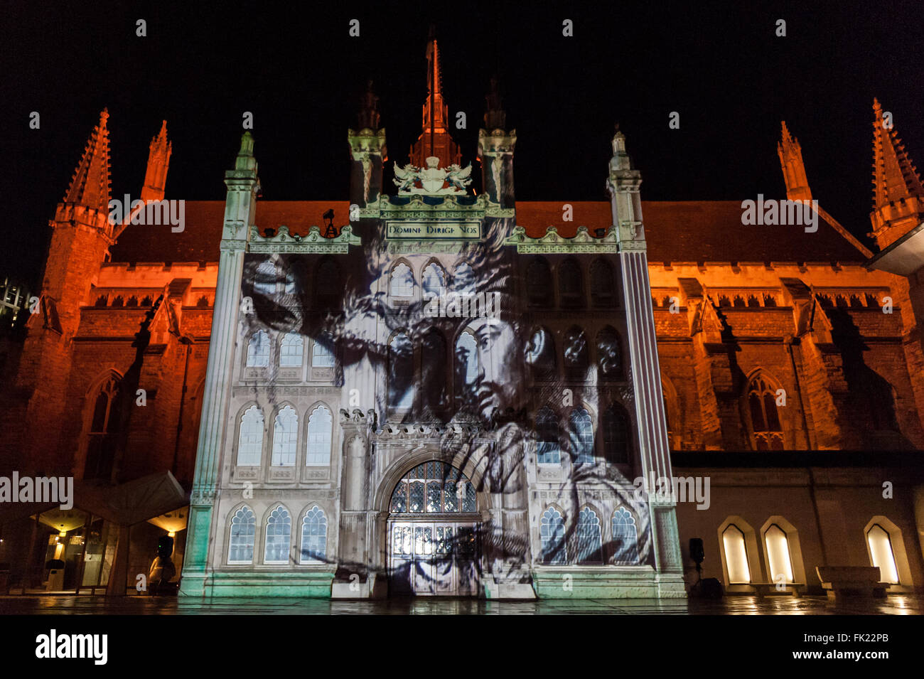 London, UK.  5 March 2016.  Visitors gather to watch the 'Son et Lumière' at Guildhall.  The spectacular light and sound production celebrates the City of London's connection to Shakespeare, on the 400th anniversary of his death.  The historic façade of Guildhall is brought to life with 3D projection mapping technology accompanied by a special music composition by the Guildhall School of Music & Drama. Credit:  Stephen Chung / Alamy Live News Stock Photo