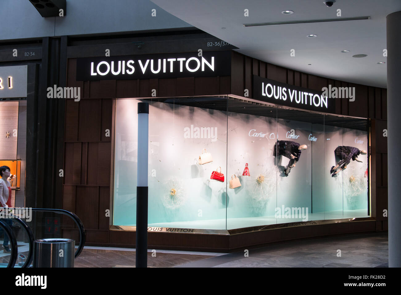 Singapore Mar 2020 Interior Louis Vuitton Fashion House Marina Bay – Stock  Editorial Photo © monticello #354904194