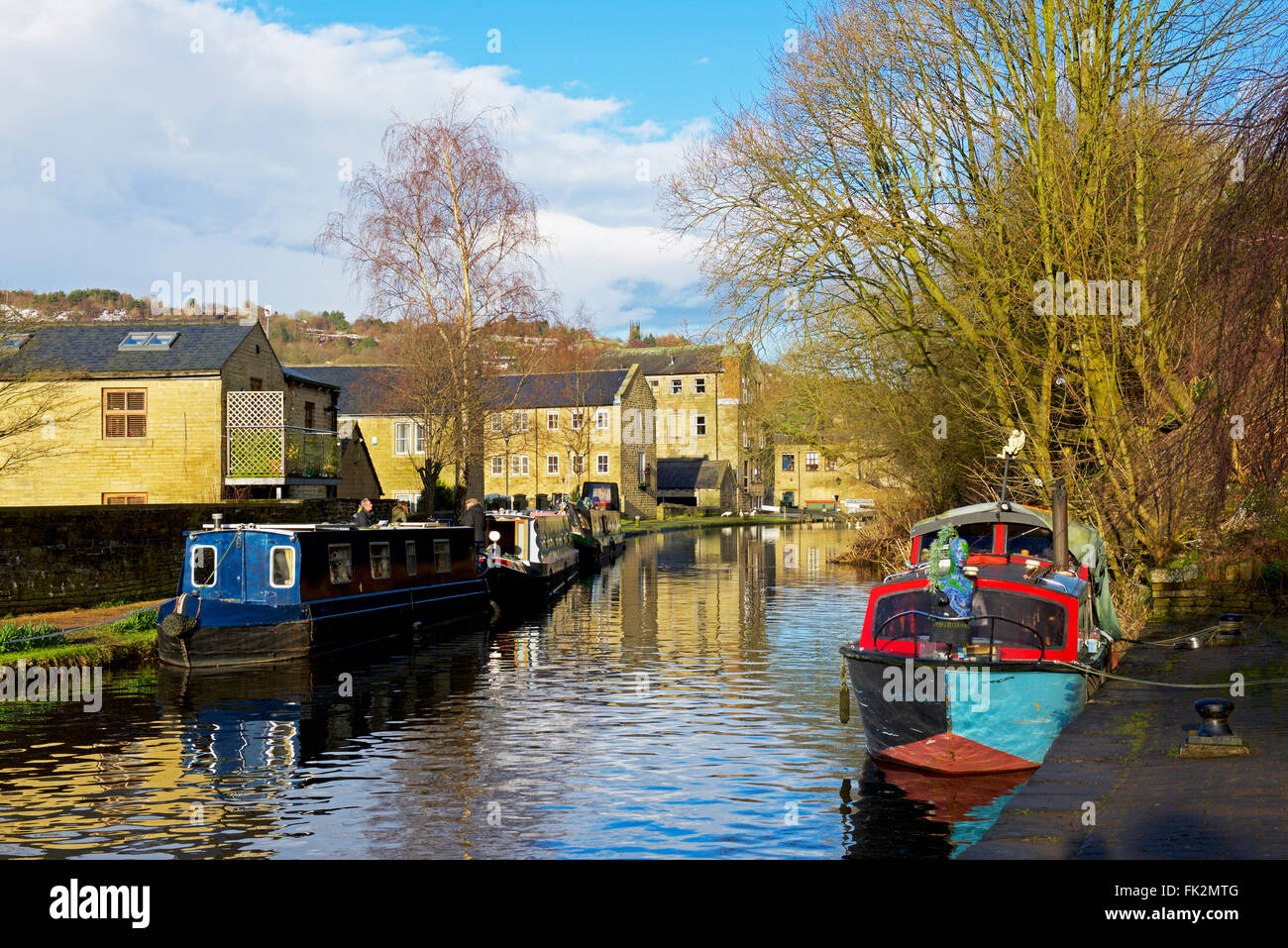 Todmorden canal hi-res stock photography and images - Alamy