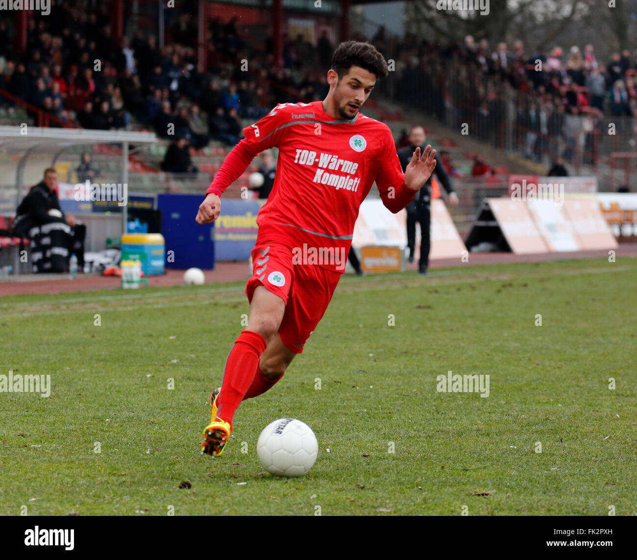 sports, football, Regional League West, 2015/2016, Rot Weiss Oberhausen versus Borussia Dortmund U23 3:1, Stadium Niederrhein in Oberhausen, scene of the match, Dominik Reinert (RWO) in ball possession Stock Photo