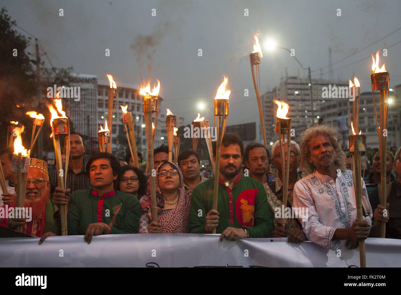 Dhaka, Bangladesh. 6th Mar, 2016. Ganajagaran Mancha takes out a torch procession to protest what it calls conspiracies to save war criminal Mir Quasem Ali, Dhaka, Bangladesh. A second leader of Bangladesh's largest Islamic party has been sentenced to death for war crimes committed during the 1971 war against Pakistan. © Suvra Kanti Das/ZUMA Wire/Alamy Live News Stock Photo