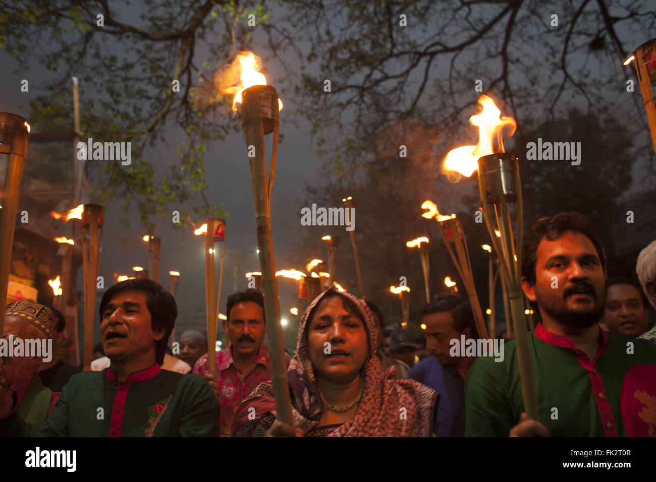 Dhaka, Bangladesh. 6th Mar, 2016. Ganajagaran Mancha takes out a torch procession to protest what it calls conspiracies to save war criminal Mir Quasem Ali, Dhaka, Bangladesh. A second leader of Bangladesh's largest Islamic party has been sentenced to death for war crimes committed during the 1971 war against Pakistan. © Suvra Kanti Das/ZUMA Wire/Alamy Live News Stock Photo