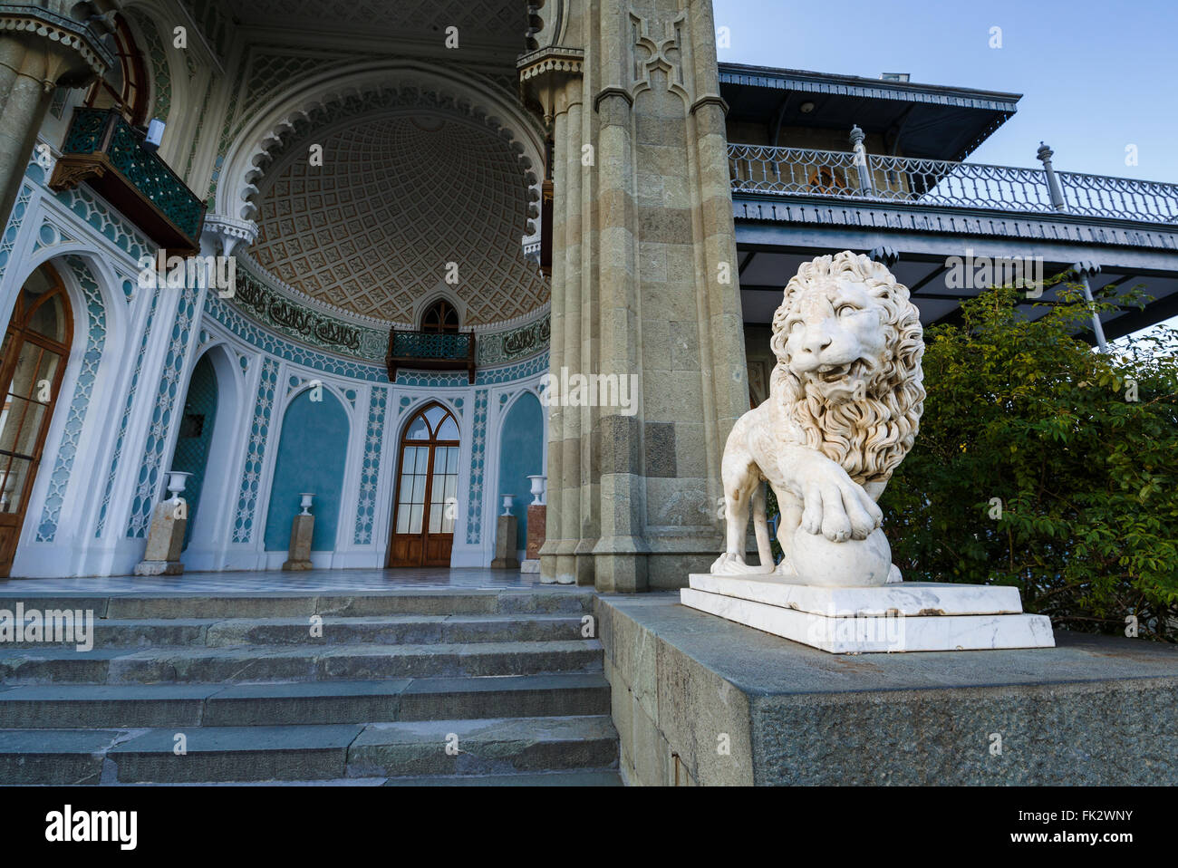 Marble statue of a lion in the Vorontsov Palace park Stock Photo - Alamy