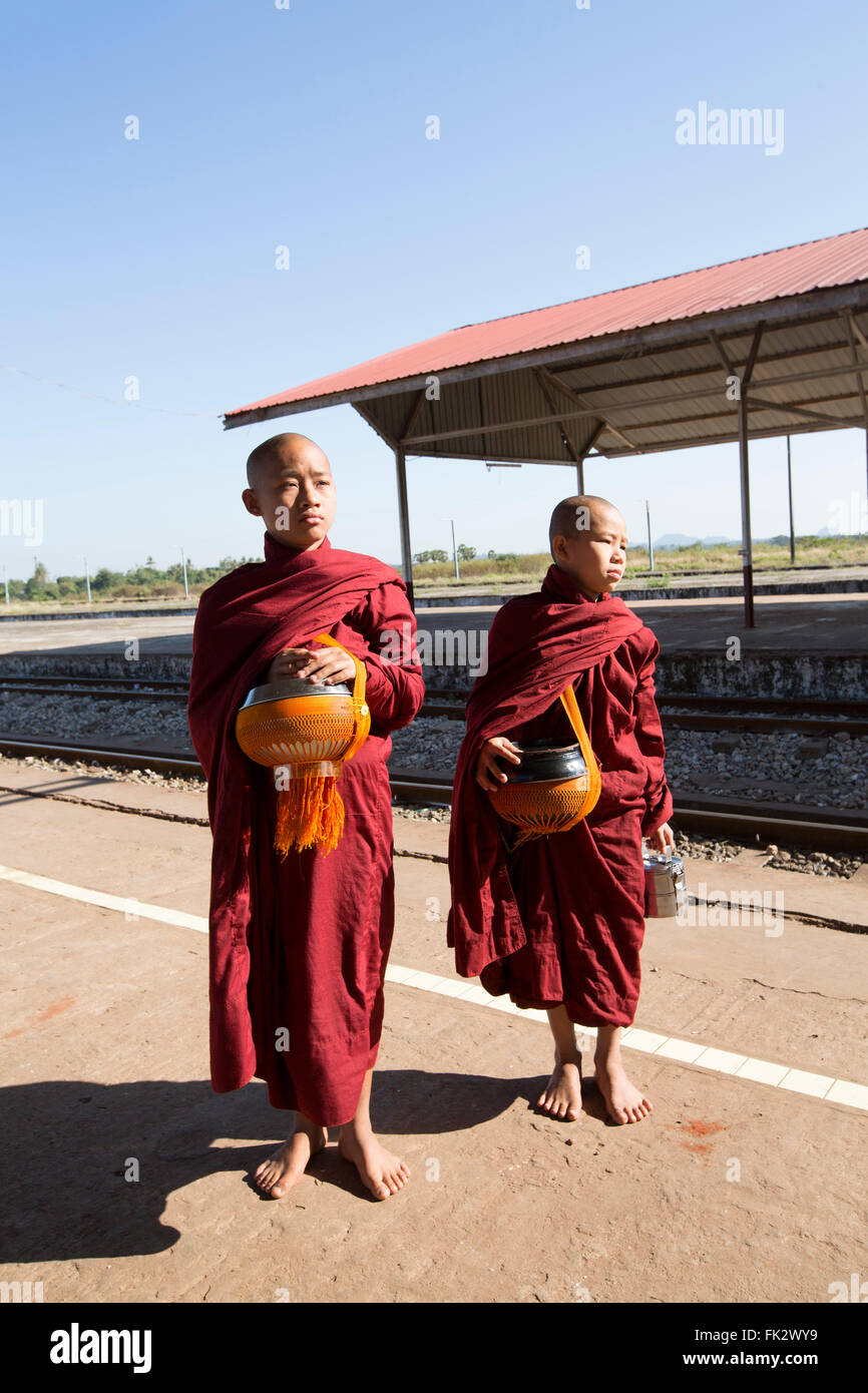 Asia, Southeast Asia, Myanmar, Mawlamyine, buddhist monks with alms bowls Stock Photo