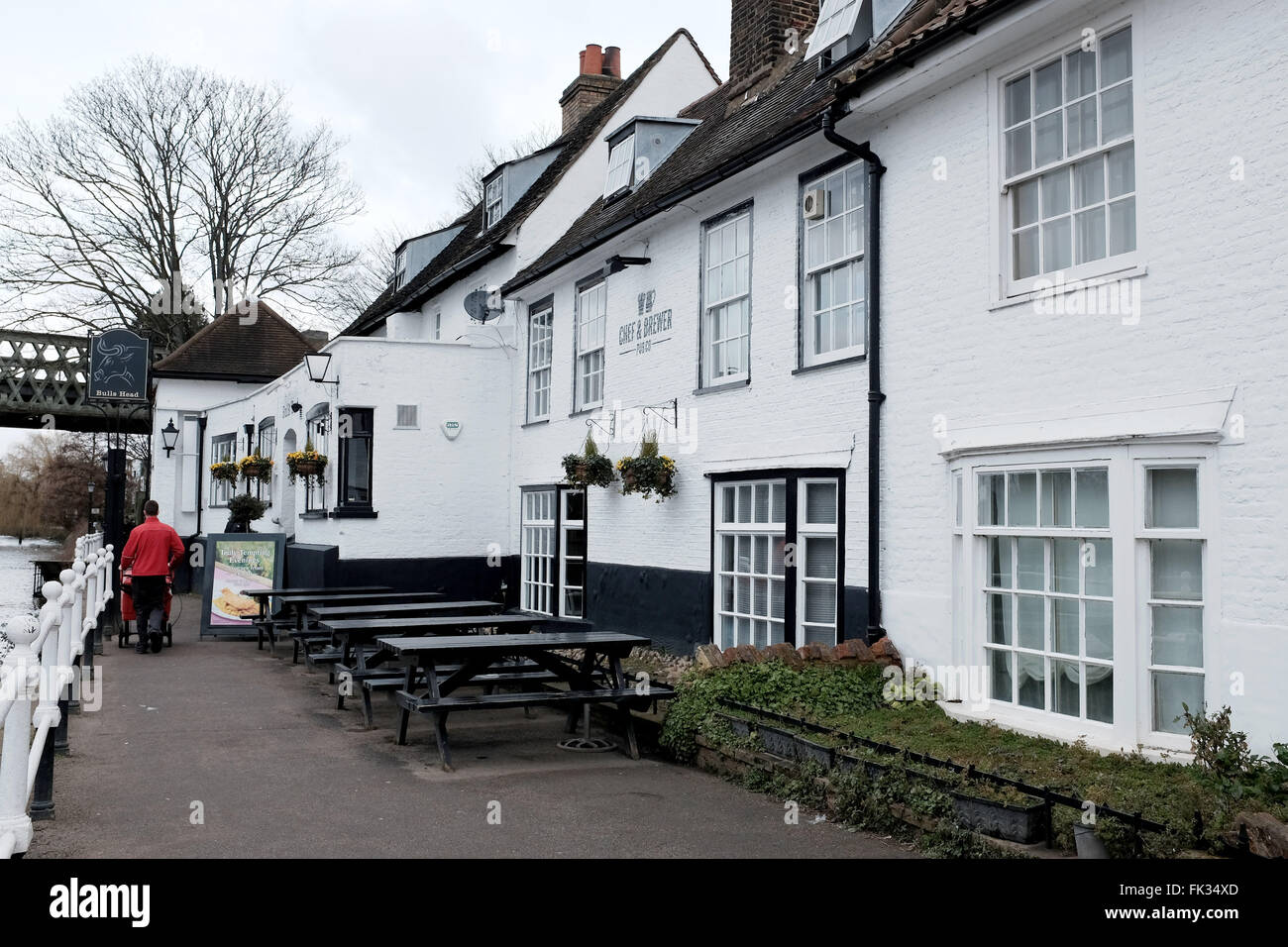 The Bull's Head pub overlooking River Thames at Strand on the Green Chiswick in the Hounslow district of West London UK Stock Photo