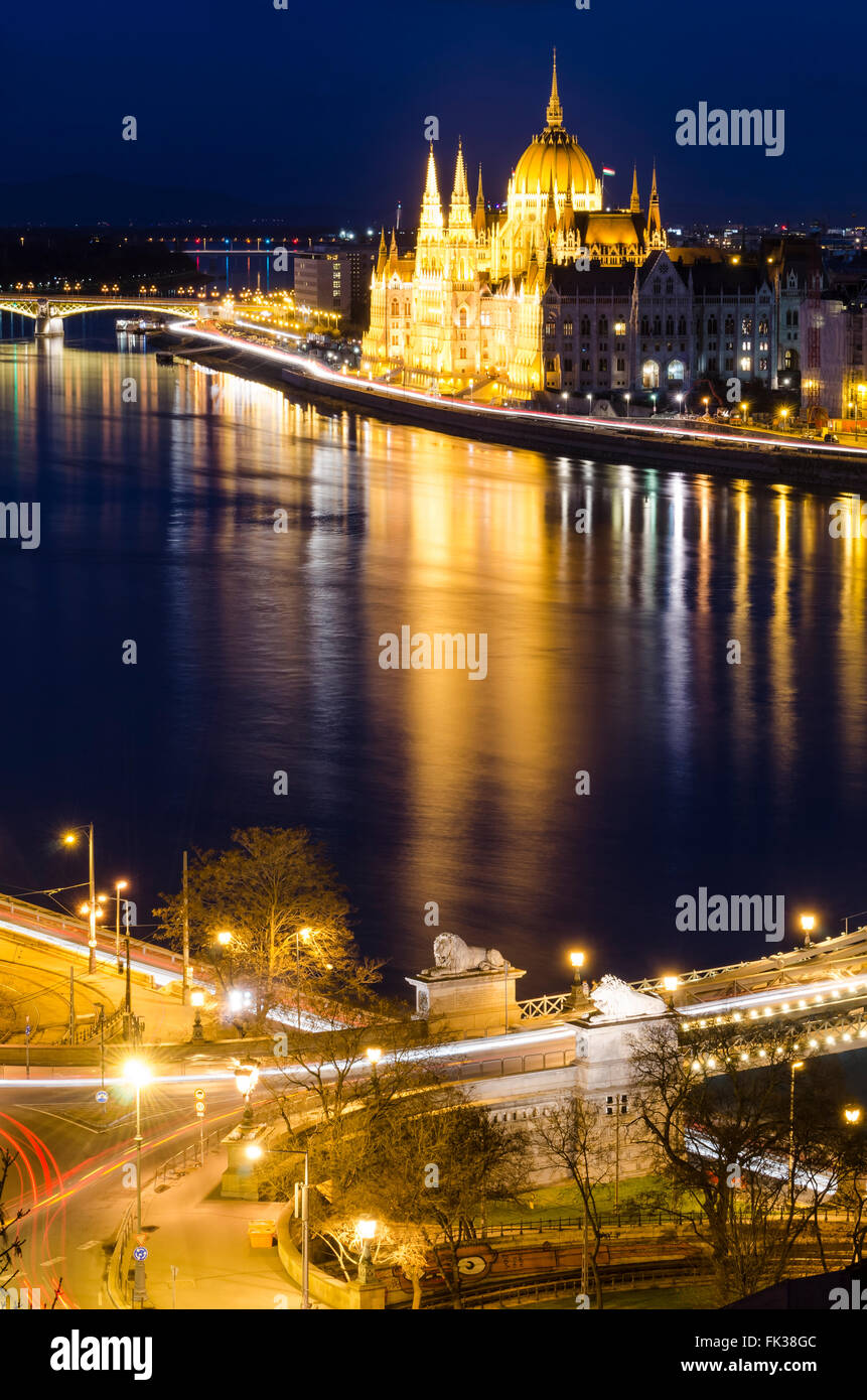 Hungarian parliament night view hi-res stock photography and images - Alamy