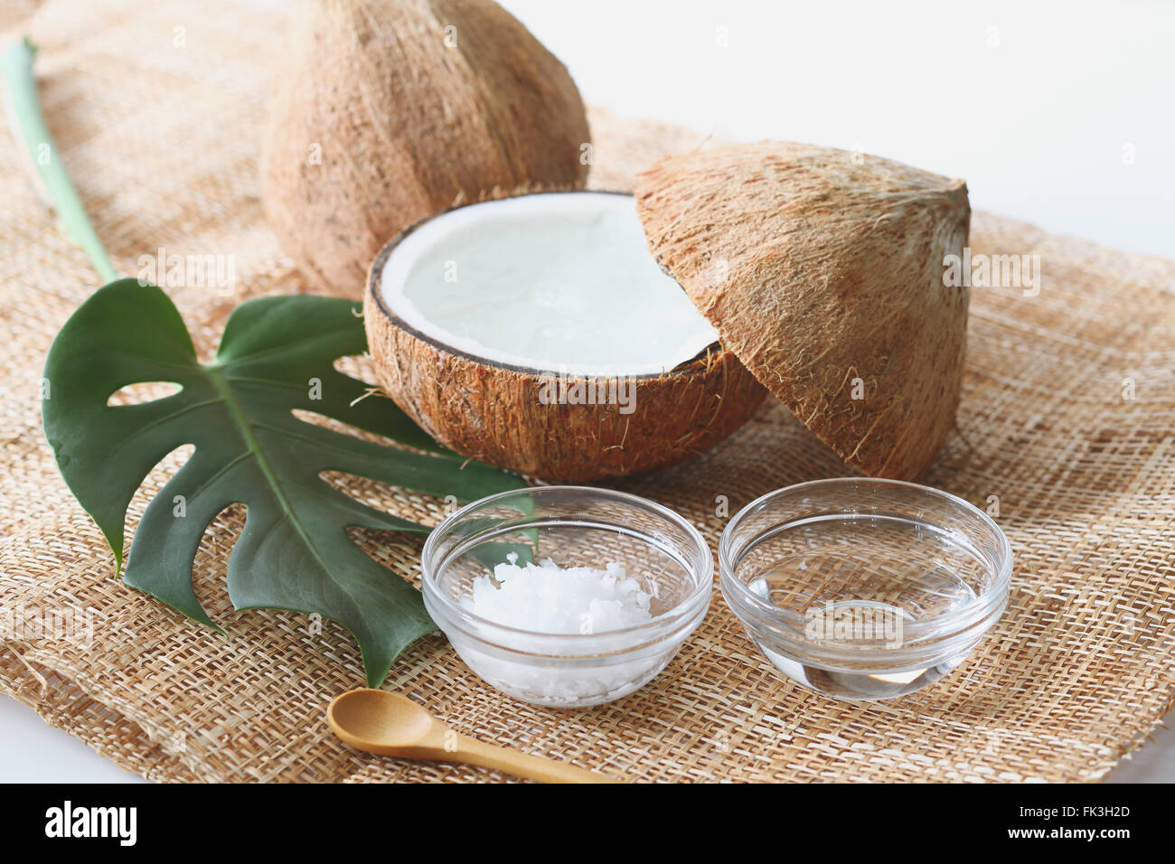 Cool fresh coconuts hires stock photography and images Alamy