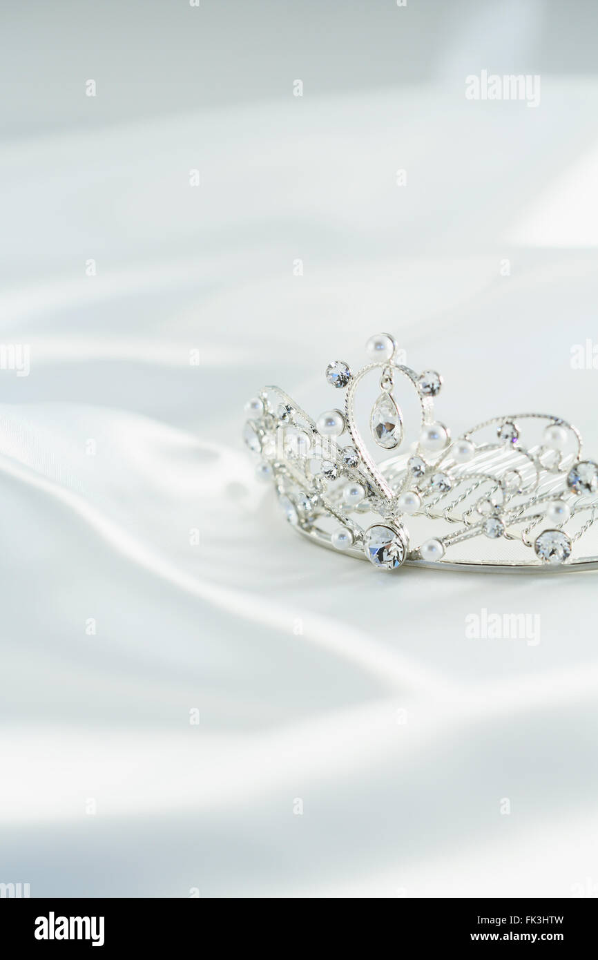 Diamond tiara hires stock photography and images Alamy