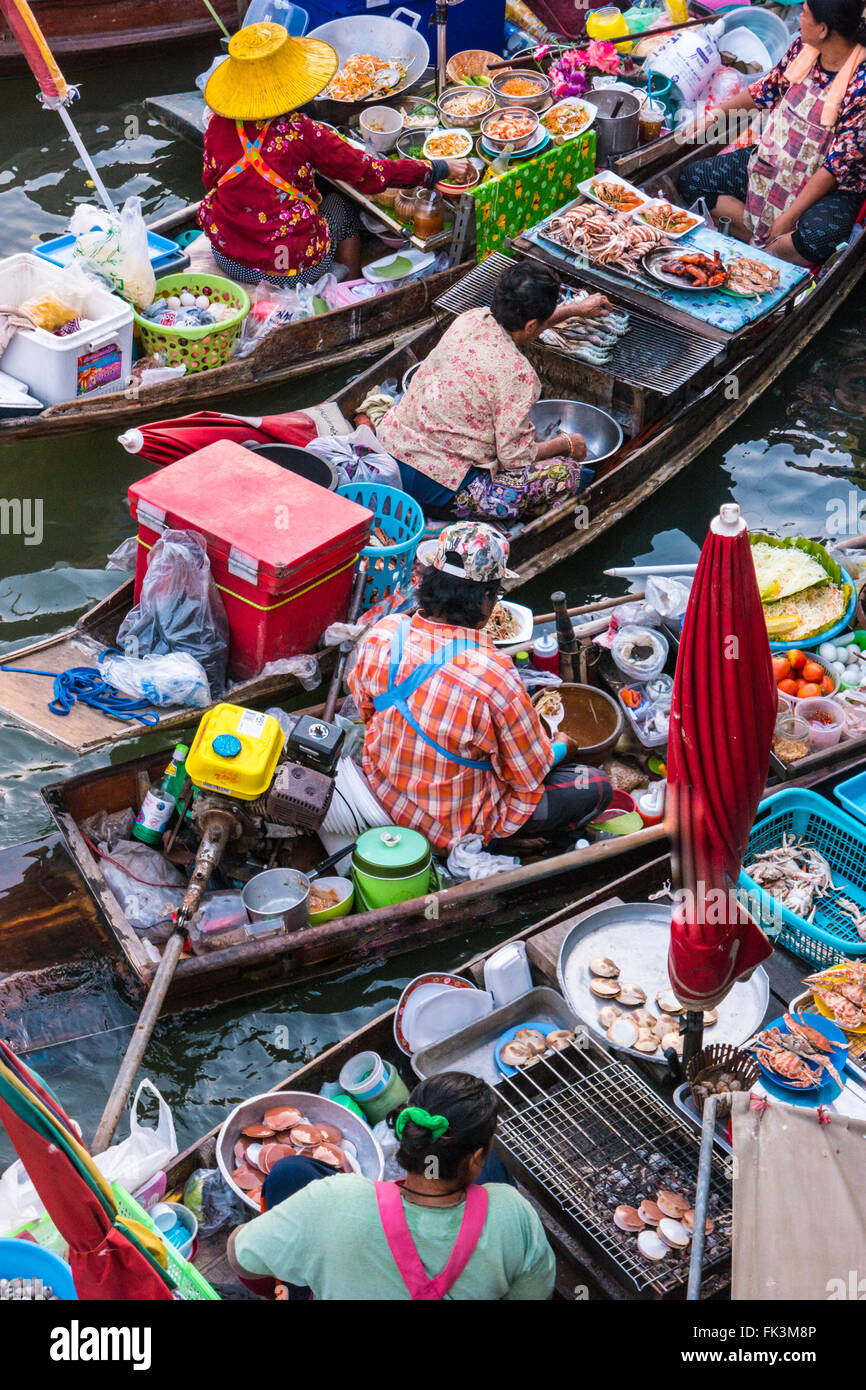 Food Traders In Bangkok Floating Market Hi res Stock Photography And food-traders-in-bangkok-floating-market-hi-res-stock-photography-and