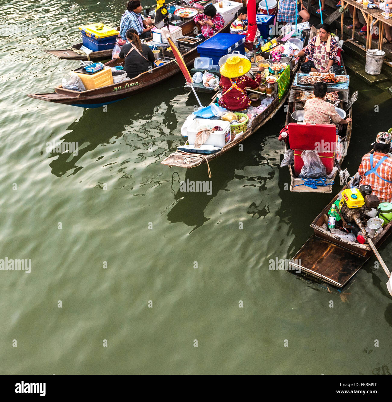 Food Traders In Bangkok Floating Market Hi res Stock Photography And food-traders-in-bangkok-floating-market-hi-res-stock-photography-and