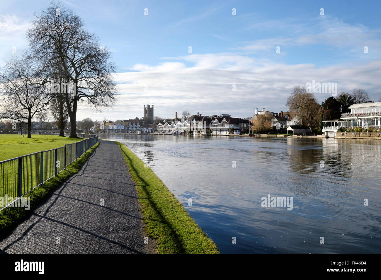 Winter on the river Thames at Henley-on-Thames, Oxfordshire, England Stock Photo