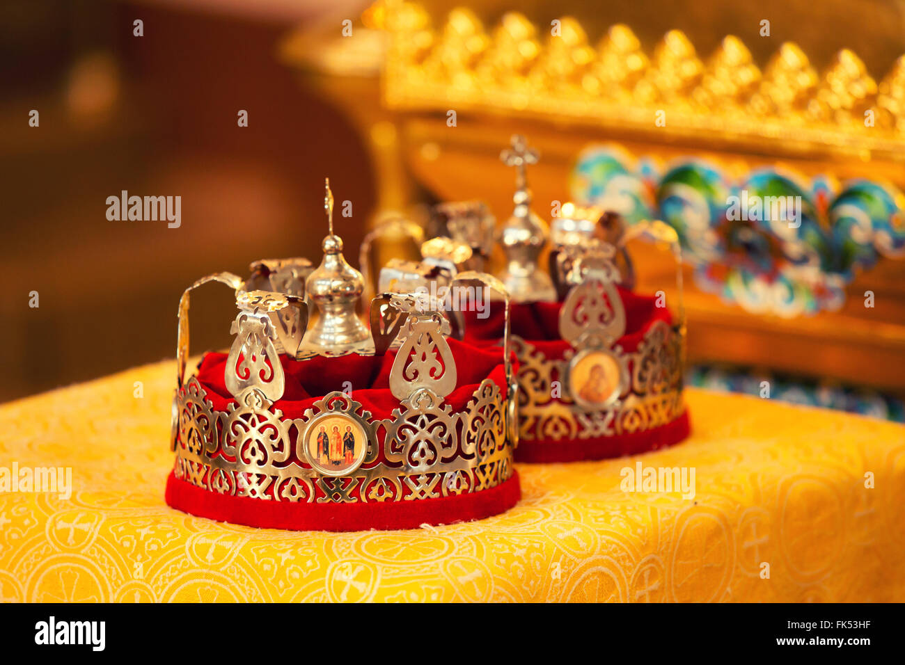 Traditional gold crowns hi-res stock photography and images - Alamy