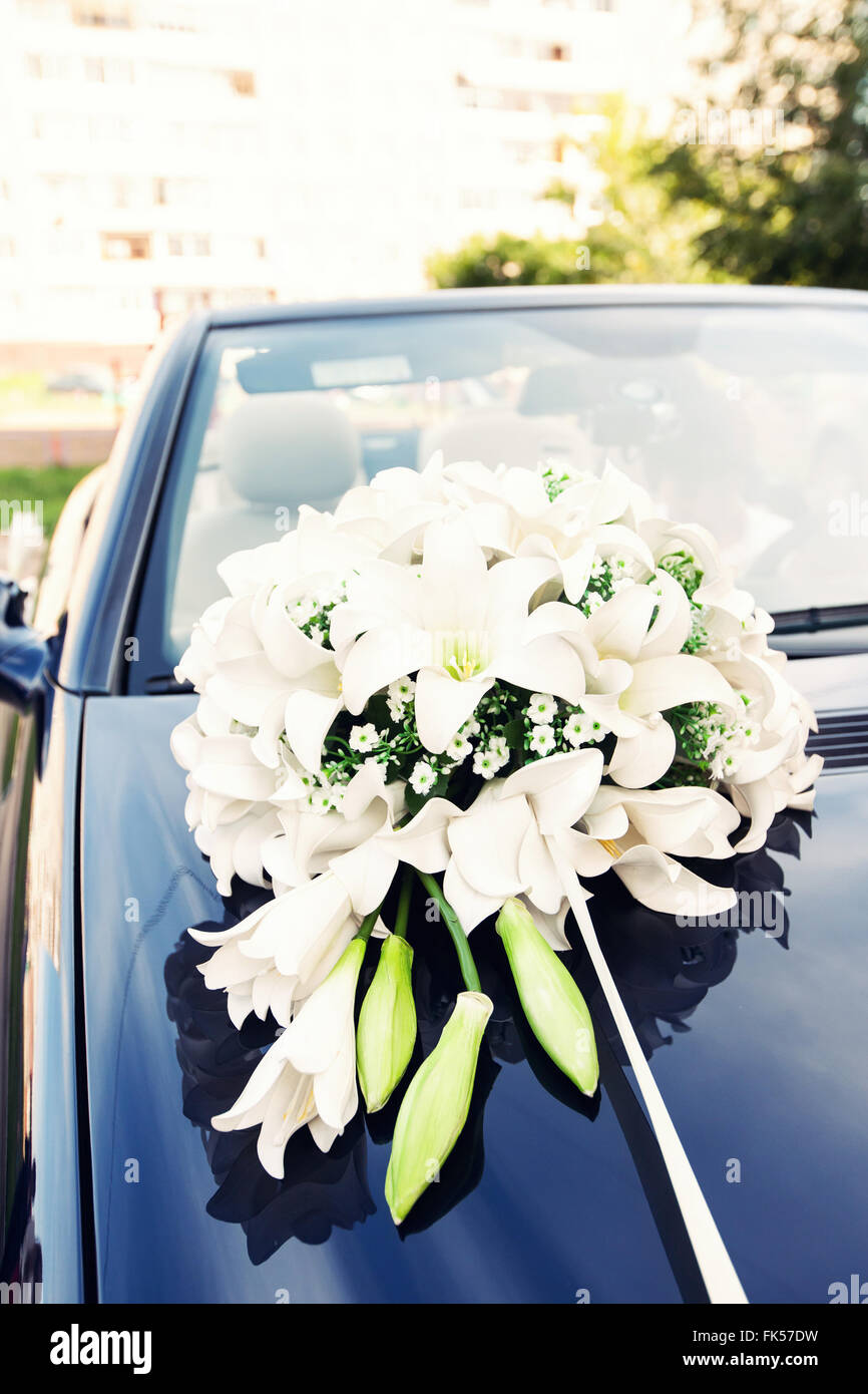 wedding car decor flowers bouquet. car decoration flowers wedding