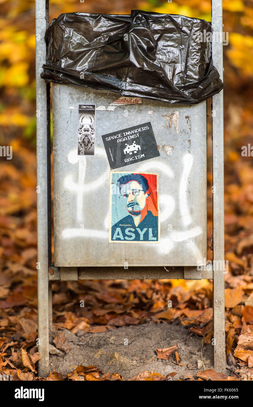 Litter bin with Edward Snowden sticker Stock Photo