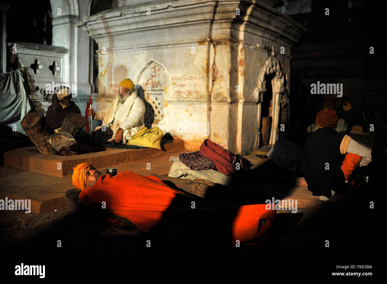 Sadhu sleeping hires stock photography and images Alamy
