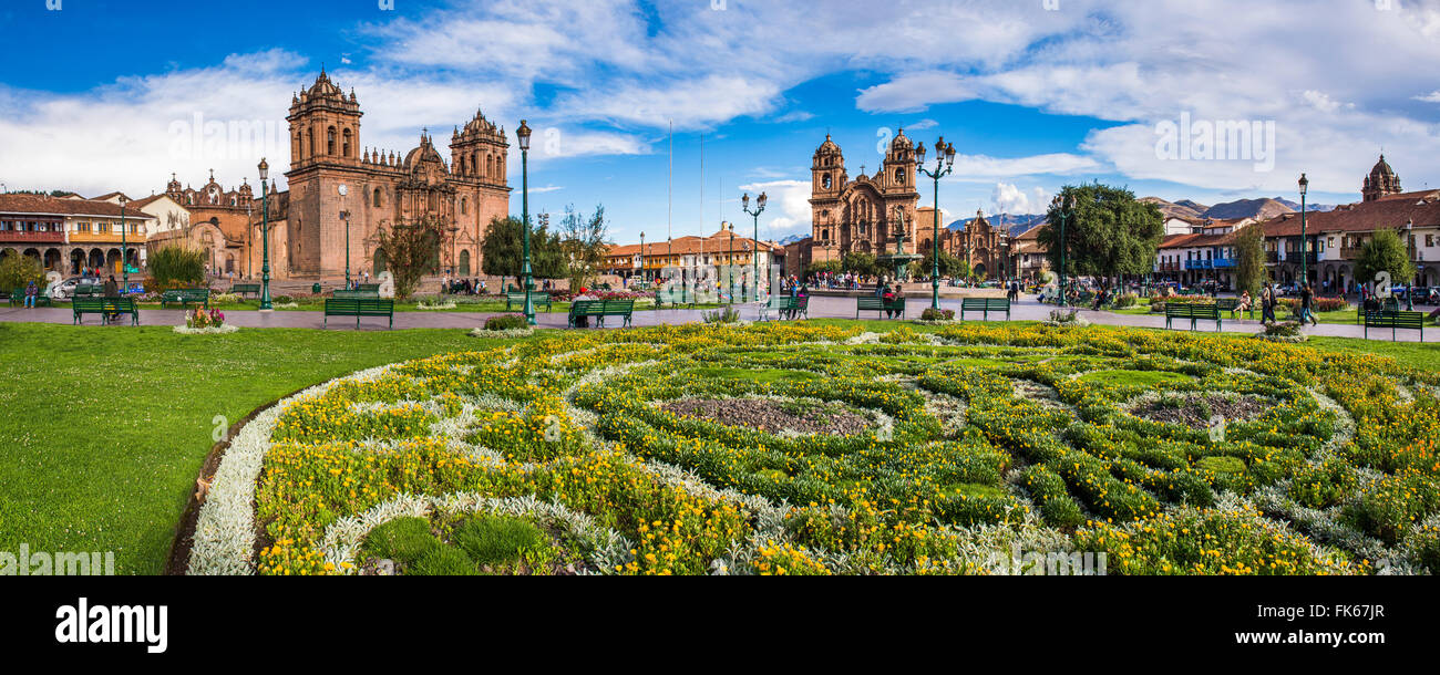 Cusco Cathedral (Basilica of the Assumption of the Virgin) and La Compania, Plaza de Armas, Cusco, Peru Stock Photo