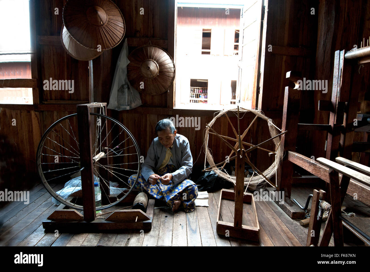 Silk spinning wheel hi-res stock photography and images - Page 2 - Alamy