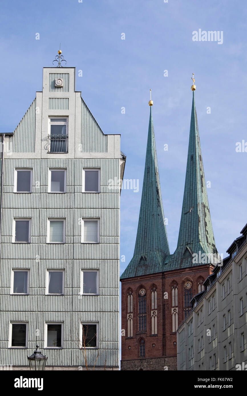 Nikolaiviertel altstadt, Berlin Old Town buildings and Nikolaikirche ...