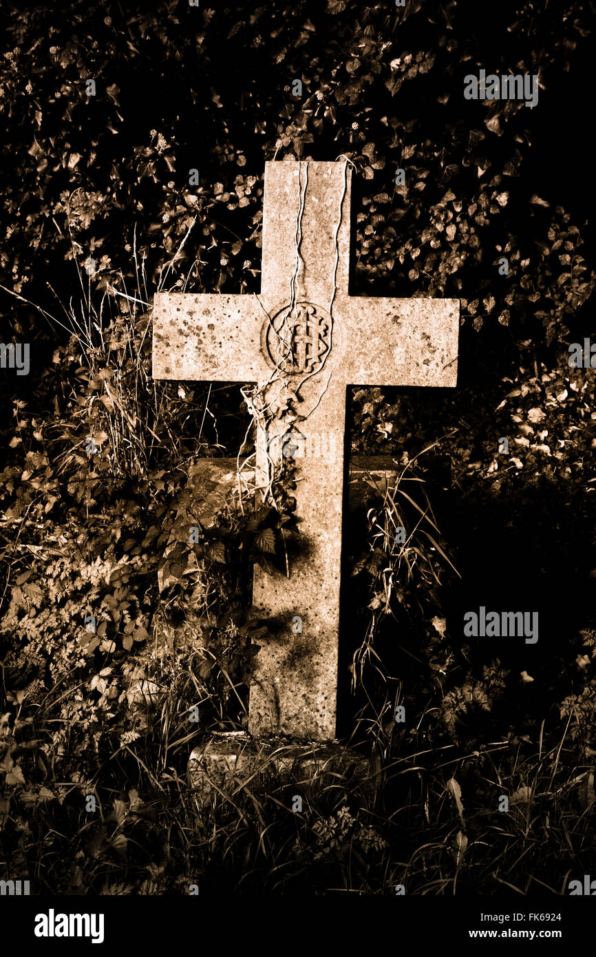 Headstone in graveyard Stock Photo Alamy