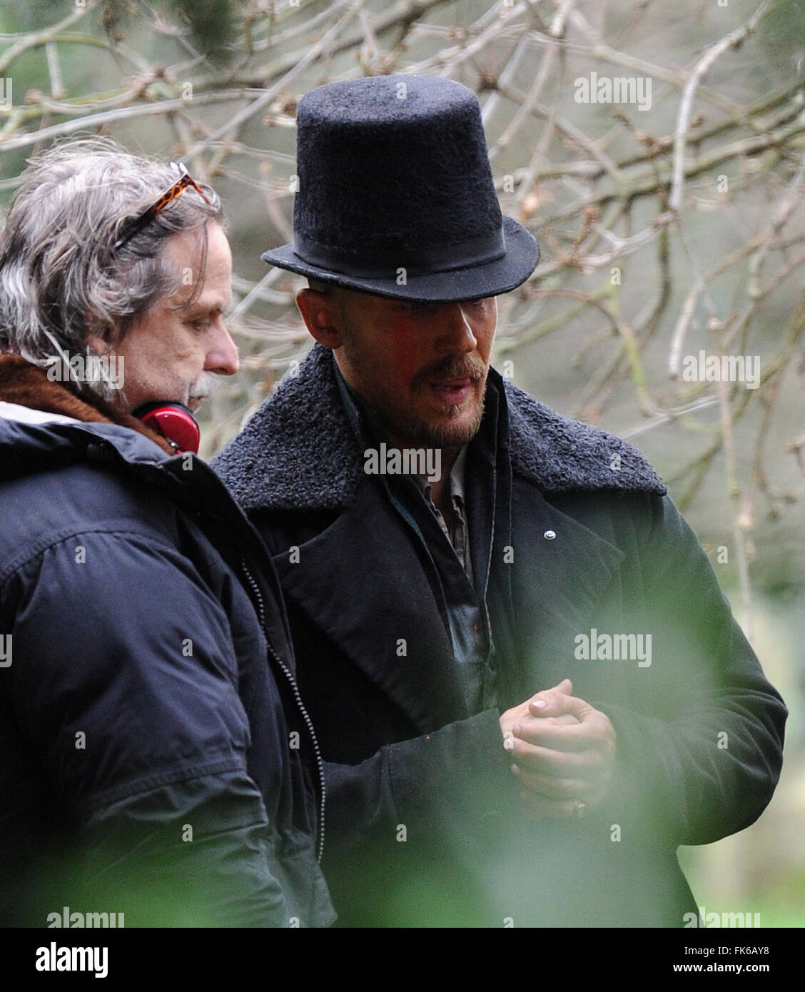 Tom Hardy films scenes for TV series 'Taboo' on location at St Marys Church  in Wanstead Featuring: Tom Hardy Where: London, United Kingdom When: 05 Feb  2016 Stock Photo - Alamy