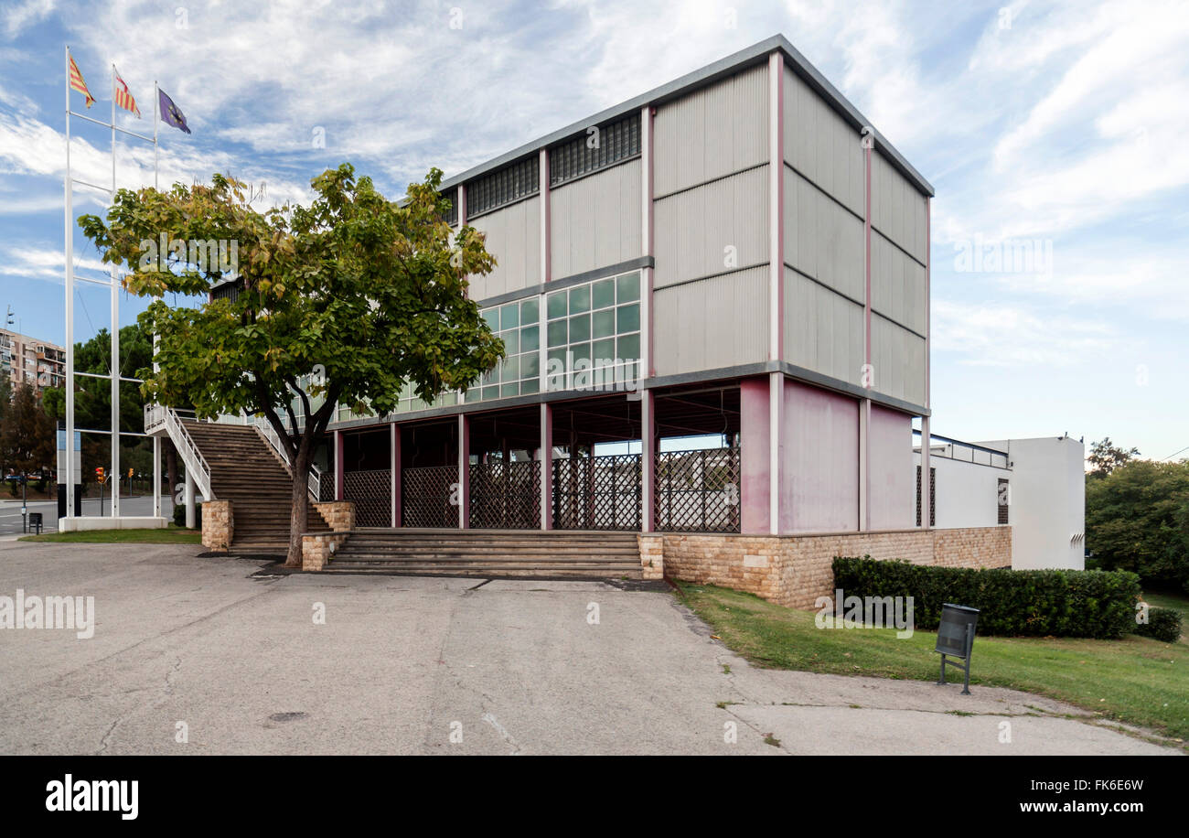 Spanish pavilion paris 1937 hires stock photography and images Alamy