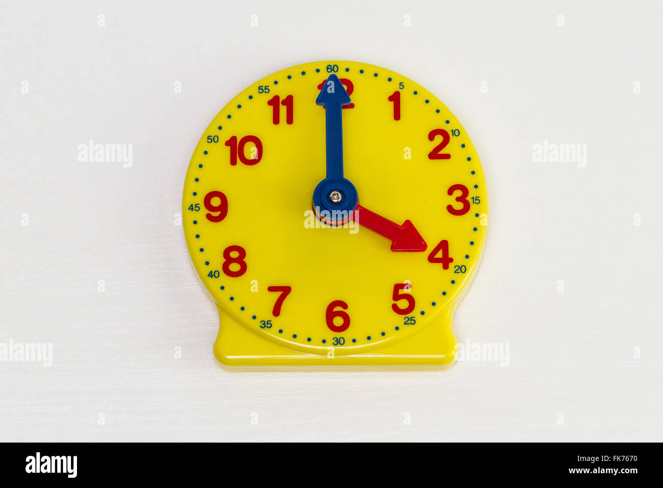 Clock 4 o'clock hires stock photography and images Alamy