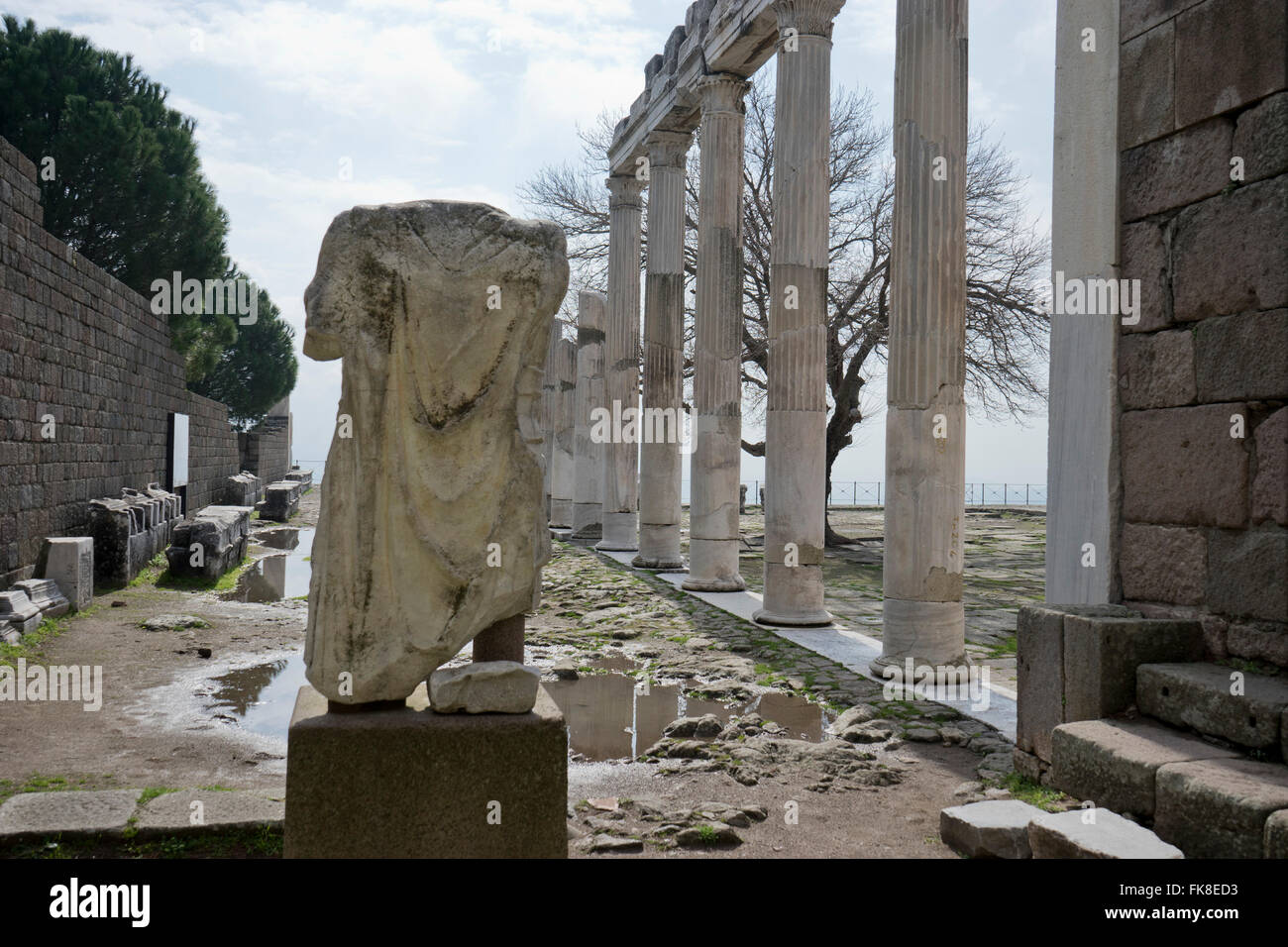 ruins-of-the-ancient-greek-and-roman-era-city-of-pergamon-with-temples