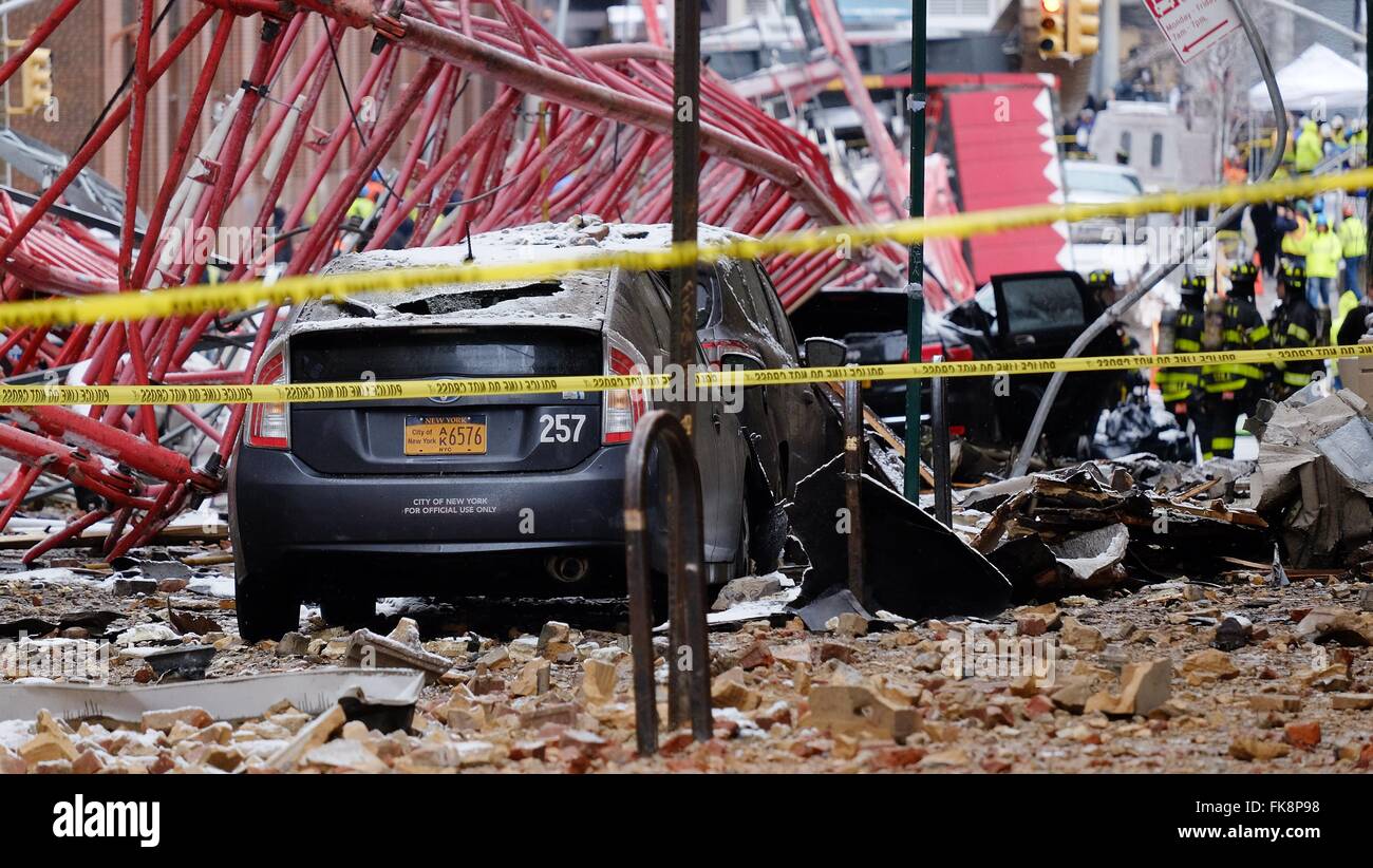 A crane has collapsed in the Tribeca area of lower Manhattan causing at