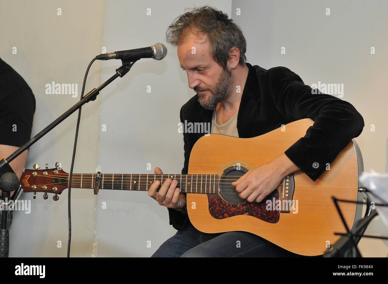Italian guitarist of Daniele Silvestri during performed live and entertained with the fans at the Feltrinelli bookshop. His latest album 'Acrobati' is in first place in the ranking of best album sellers in Italy. (Photo by Paola Visone / Pacific Press) Stock Photo