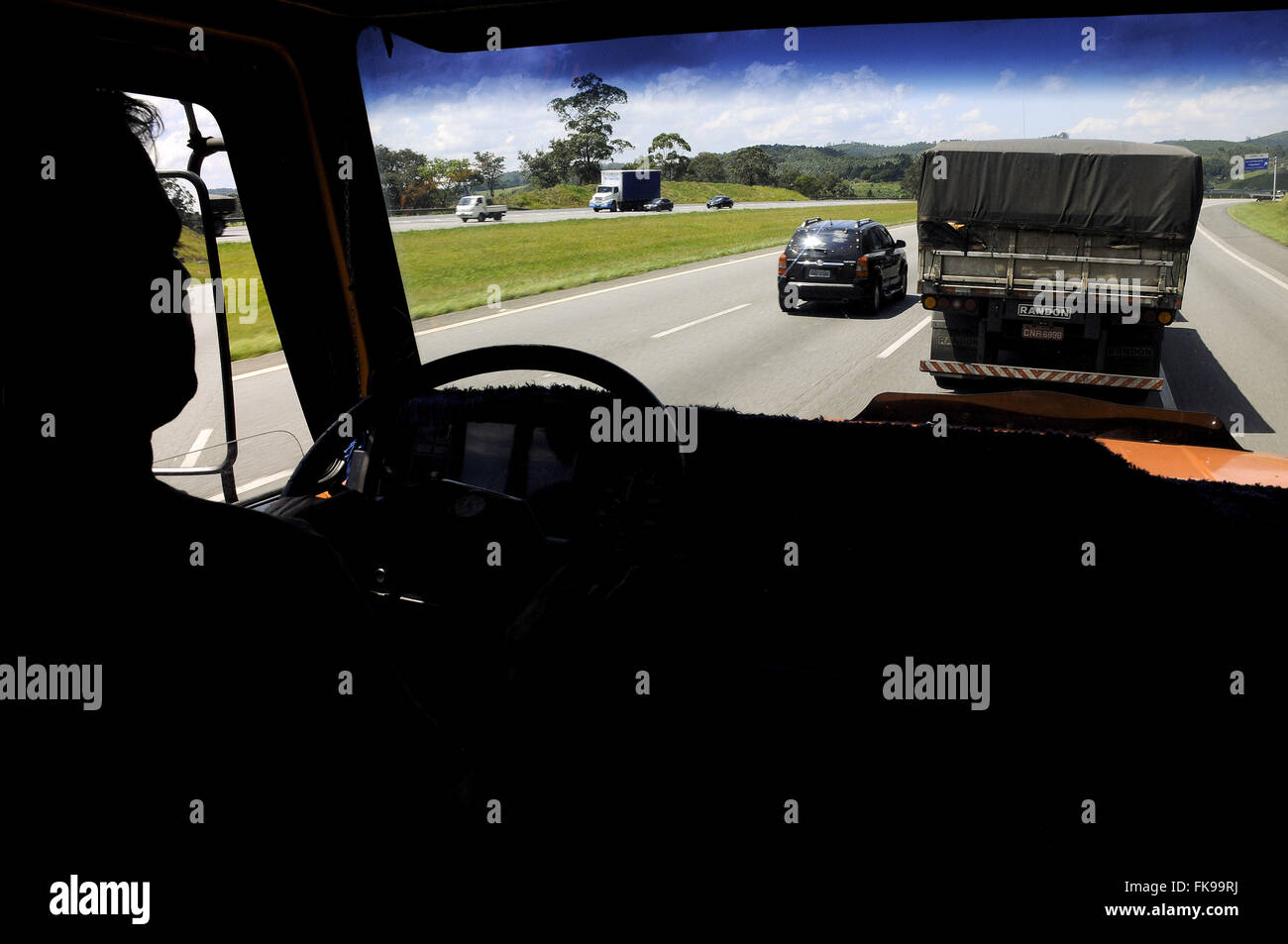 Truck traveling in the SP348 Rodovia dos Bandeirantes Stock Photo Alamy Truck traveling in the SP348 Rodovia dos Bandeirantes Stock Photo Alamy