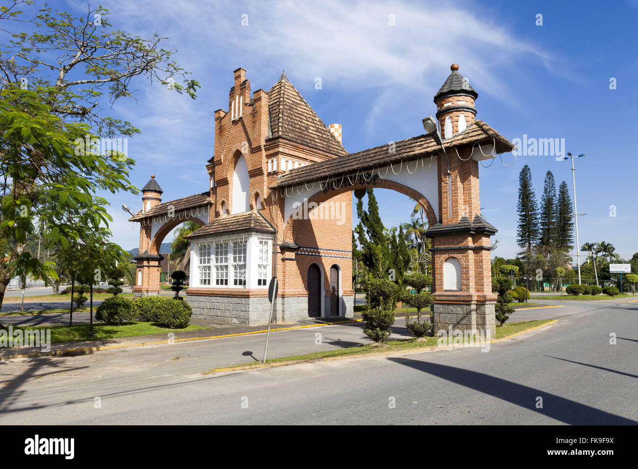 Portico Immigrant Wolfgang Weege - North Departure city - Rua Presidente Costa e Silva Stock Photo