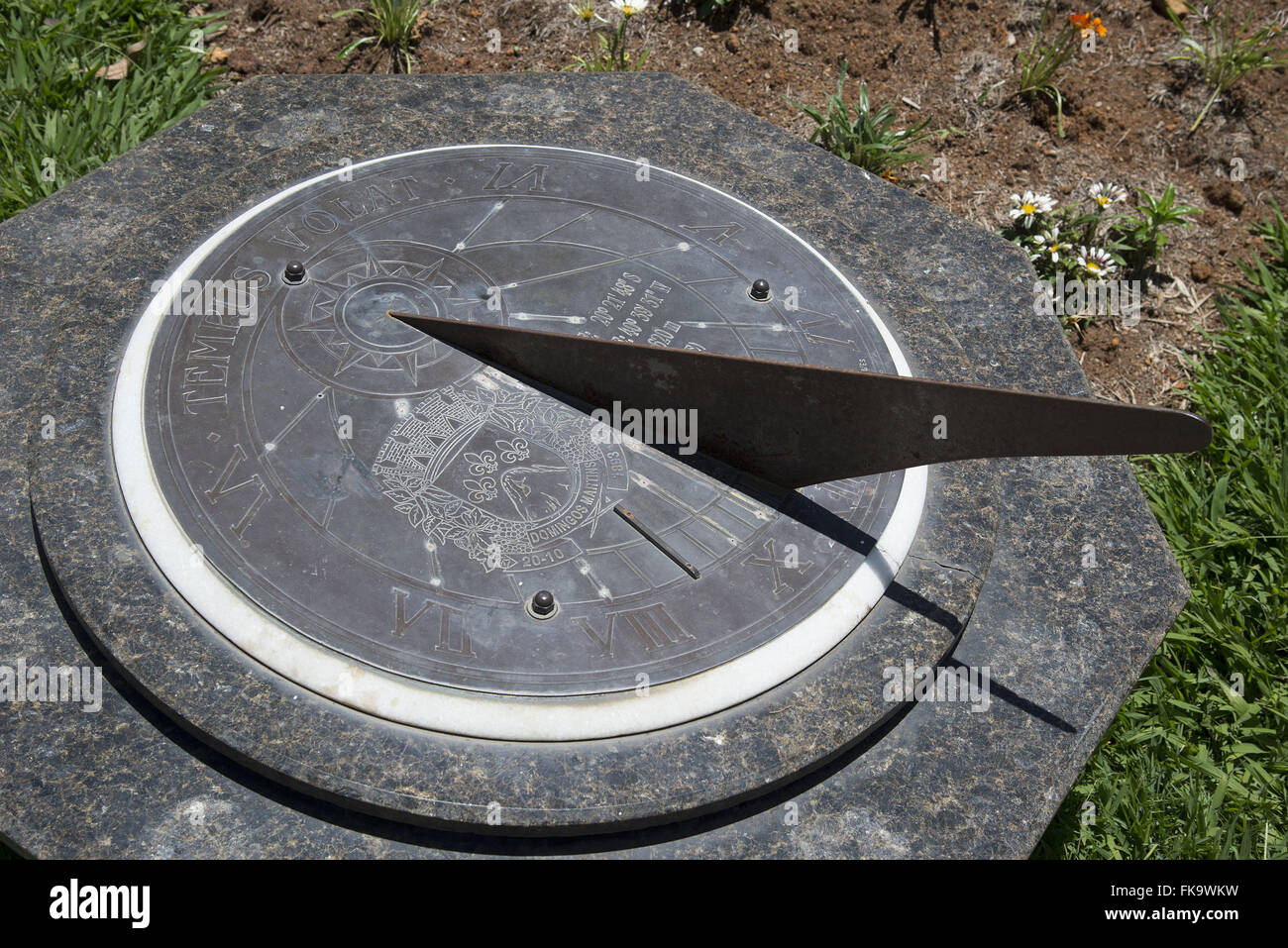 Sundial marking little more than 12 hours Stock Photo Alamy