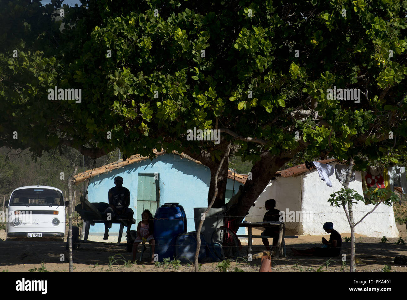 Indians in the village of Ethnicity Kapinawá Caldeirao resting in the shade Stock Photo