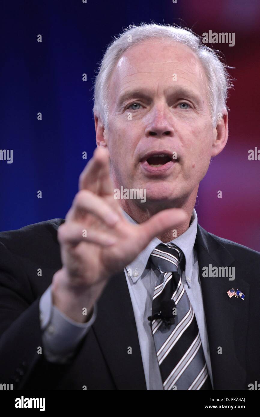 U.S. Senator Ron Johnson of Wisconsin addresses the annual American Conservative Union CPAC conference at National Harbor March 3, 2016 in Oxon Hill, Maryland. Stock Photo