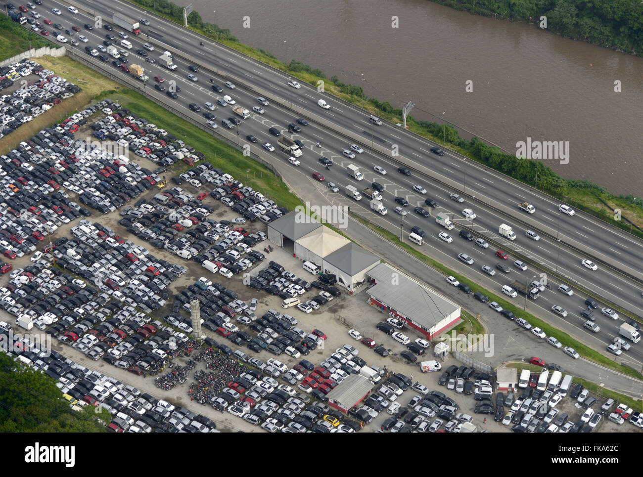 Abandoned vehicles hi-res stock photography and images - Alamy