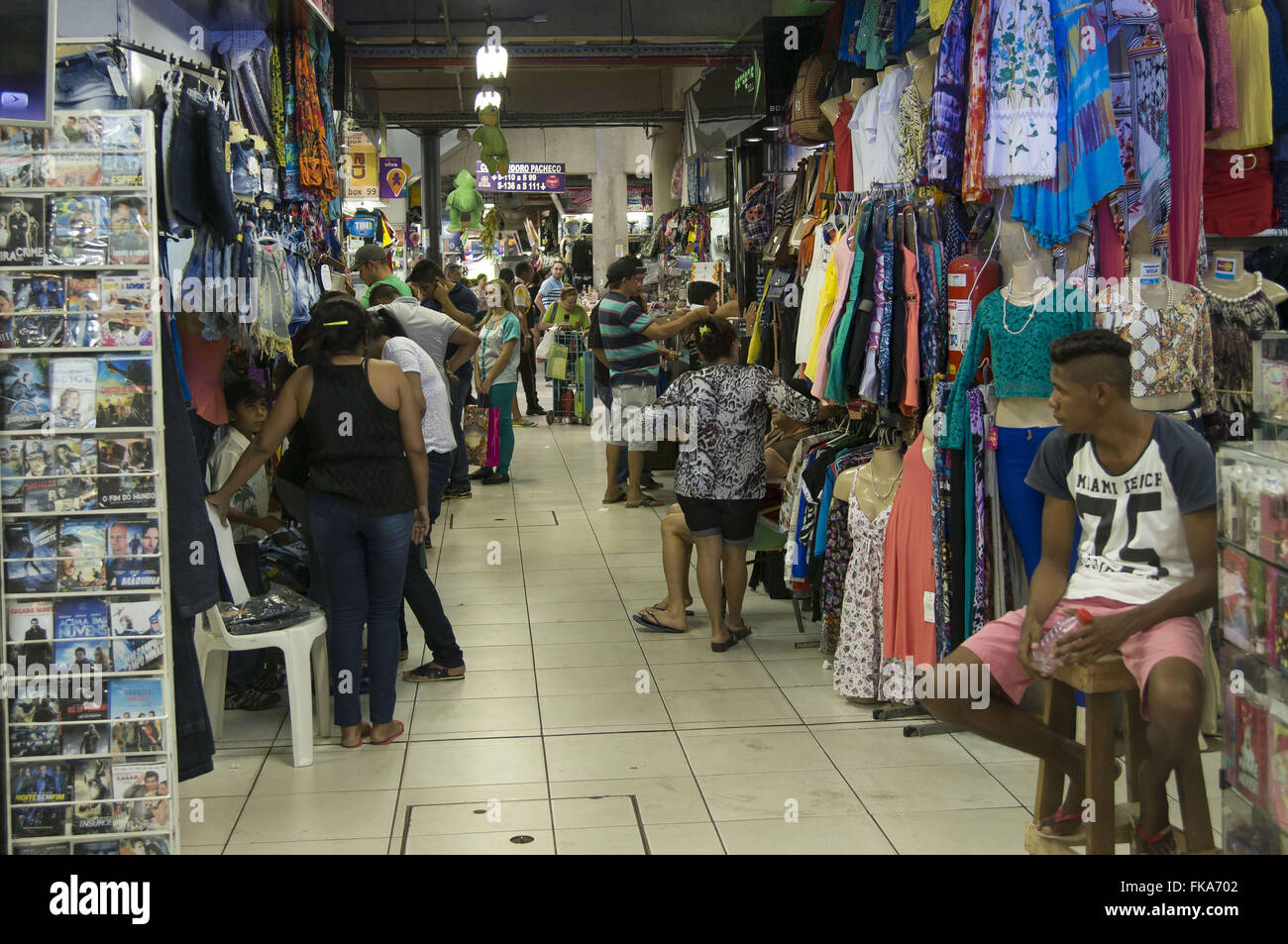 Lojas de comércio popular do Shopping da Cidade Stock Photo - Alamy