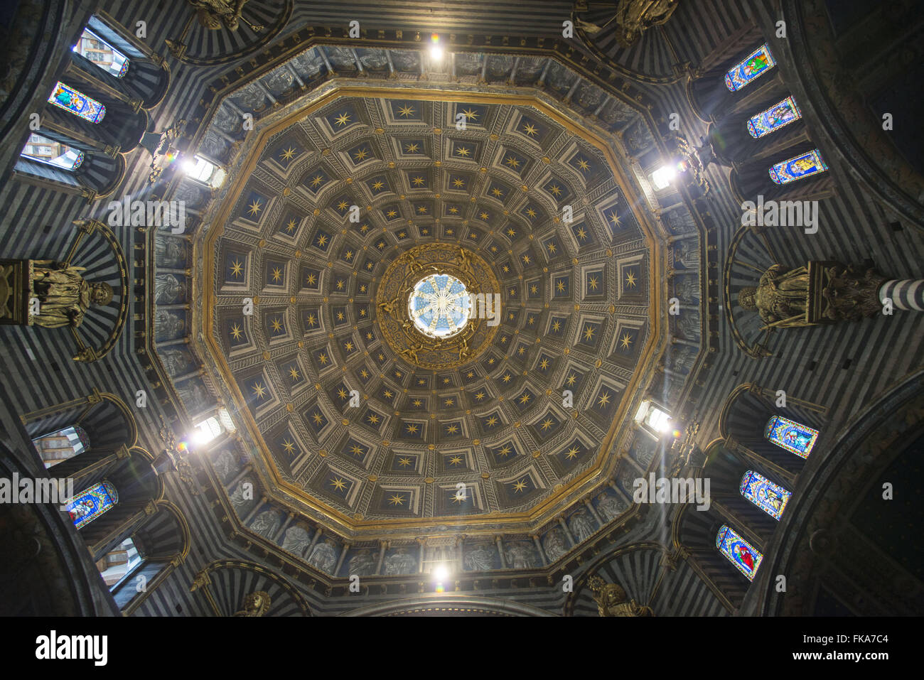 Cúpula do Duomo de Siena em estilo românico-gótico - construção do século XIII Stock Photo