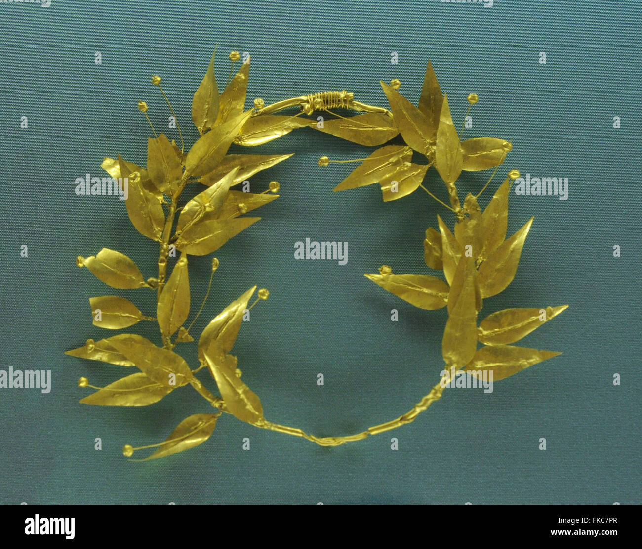 Greek Art. Wreath of myrtle with berries. Gold. Mytilene. Early