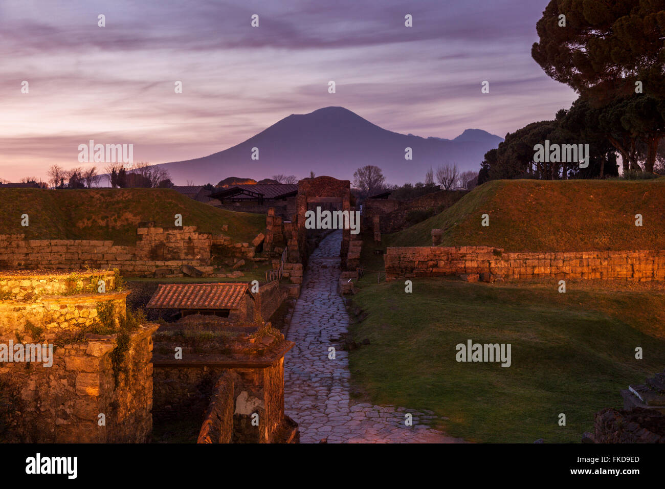 Landscape with ancient ruins and Mount Vesuvius in background Stock Photo