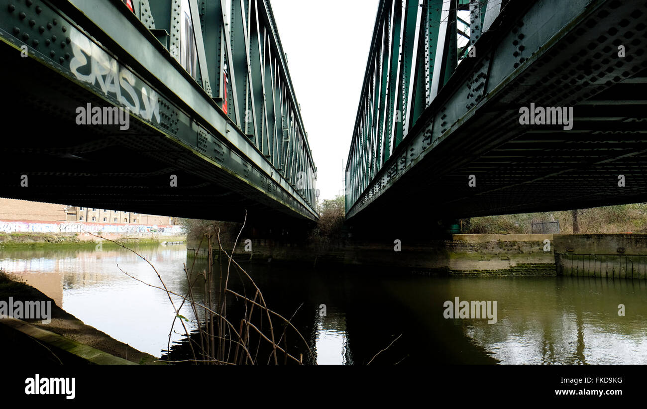 Railway girder hi-res stock photography and images - Alamy