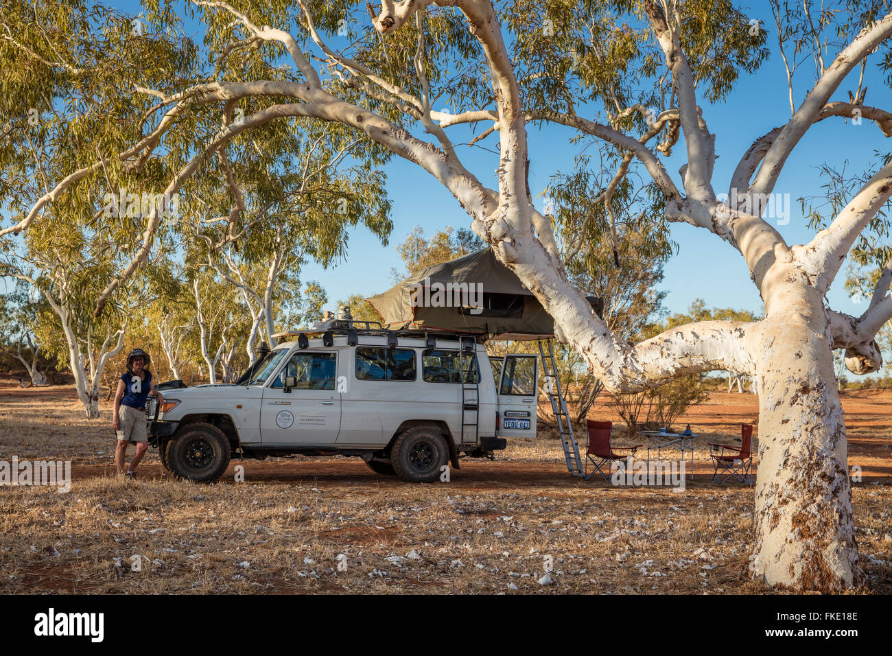 Wendy & the Troopy camping in the Outback, Western Australia Stock