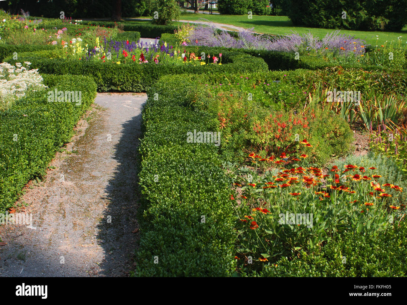 Canandaigua, New York, Sonnenberg Gardens and Mansion State Park, flower filled circle of