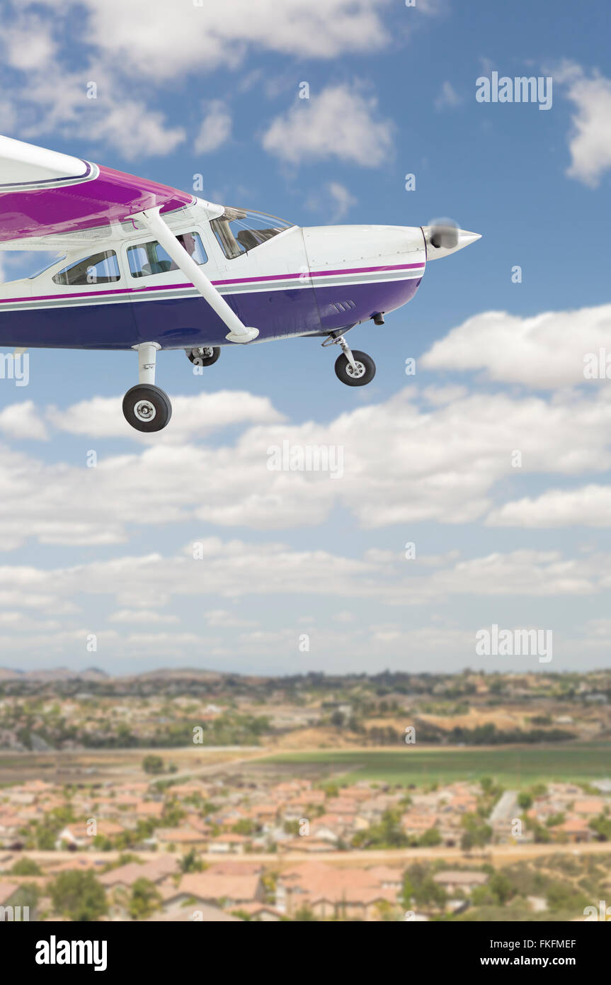 The Cessna 172 Single Propeller Airplane Flying In The Sky Stock Photo Alamy