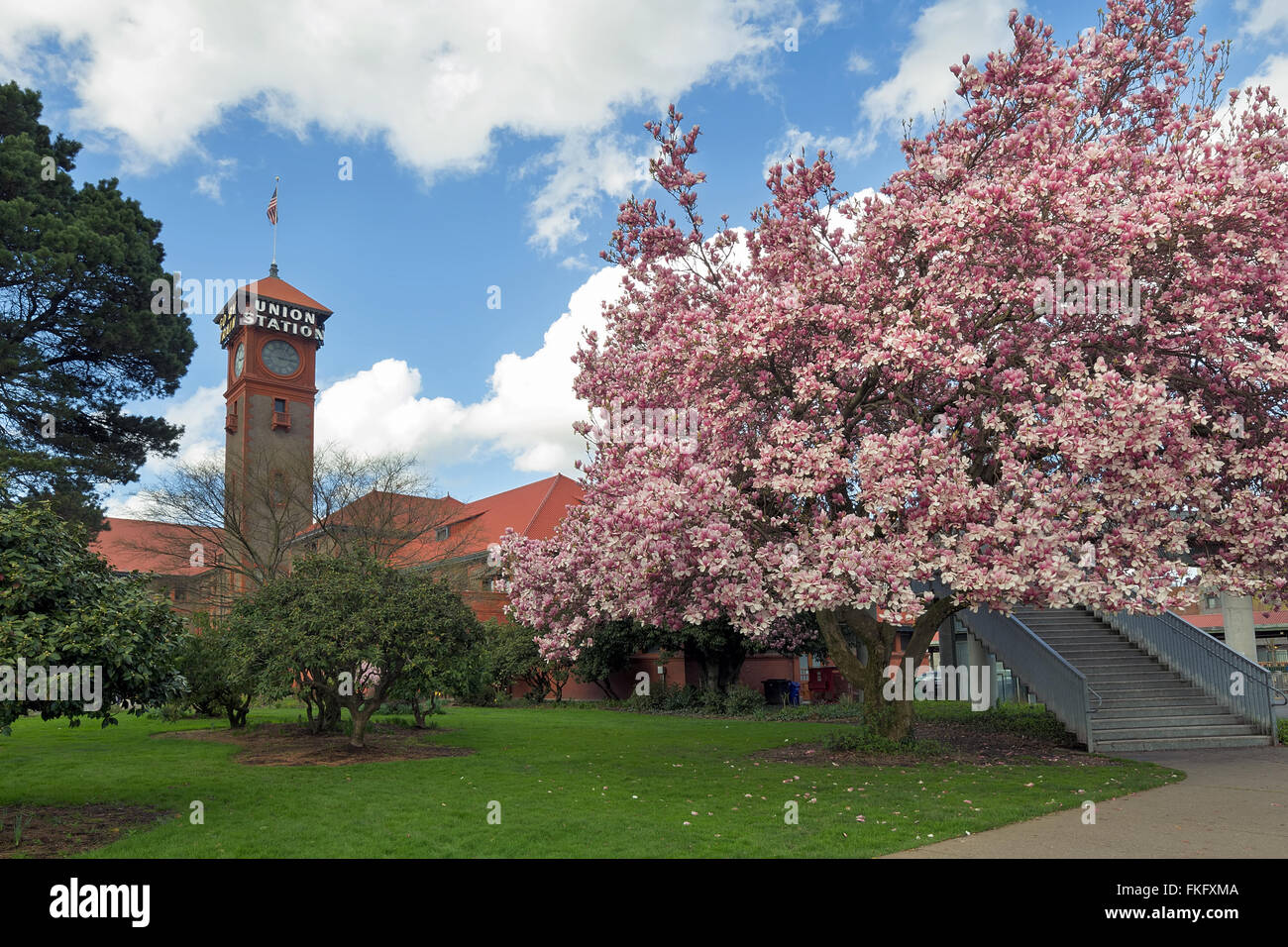 Magnolia station hires stock photography and images Alamy