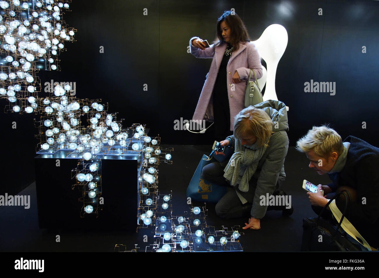 Shanghai china visitors take hi-res stock photography and images - Alamy